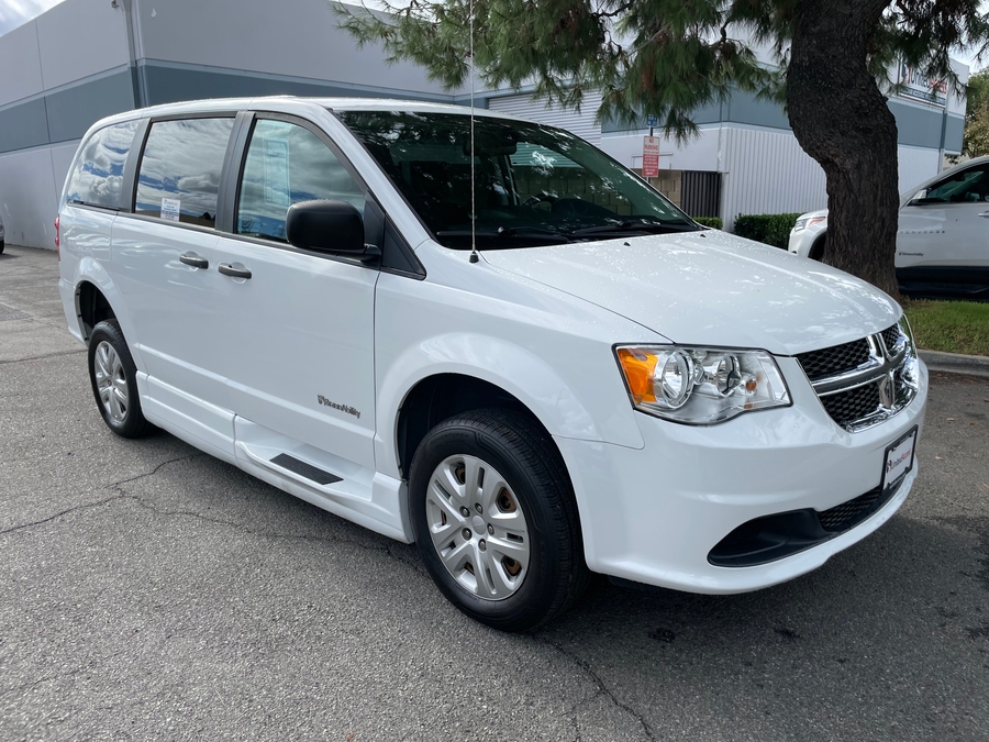 Used 2019 Dodge Grand Caravan SE - BraunAbility Side Entry Entry Fold Out Manual Ramp
