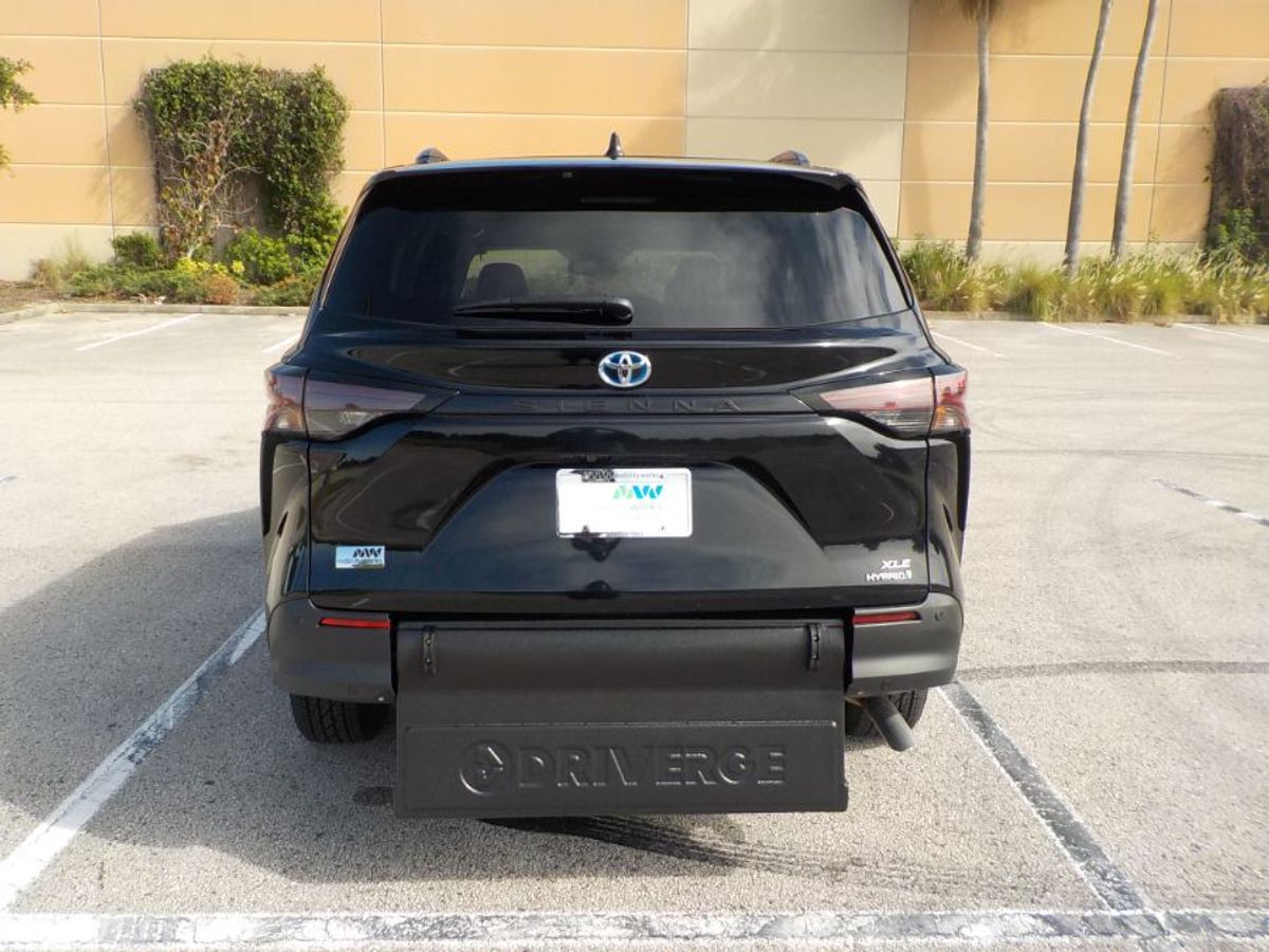 2024 TOYOTA SIENNA - Image 6