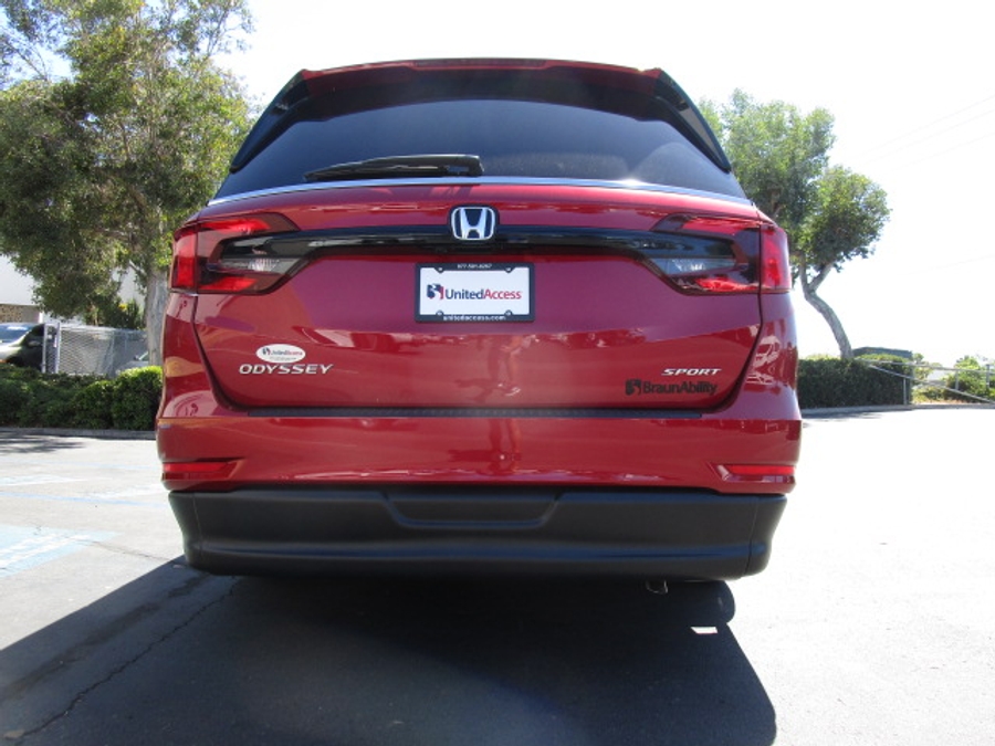 New 2026 Honda Odyssey Sport - BraunAbility Side Entry In Floor Automatic Ramp
