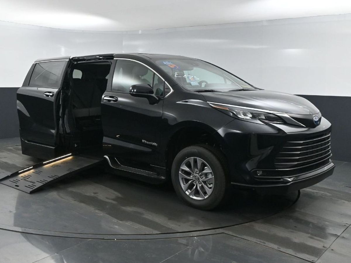 2025 TOYOTA SIENNA - Image 21