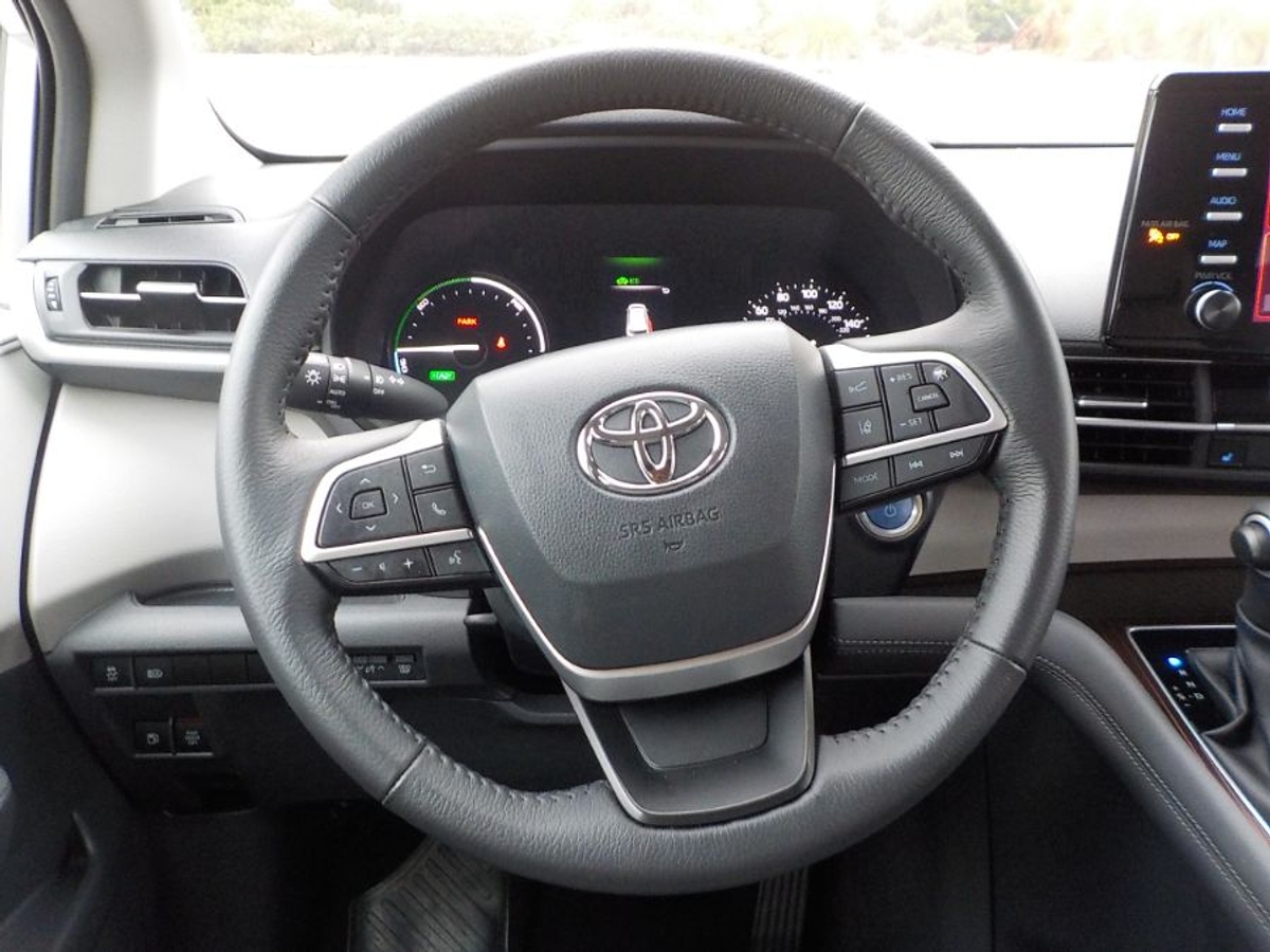 2024 TOYOTA SIENNA - Image 10