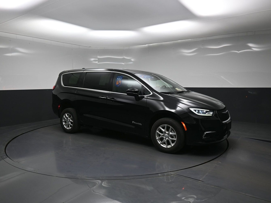 Used 2025 Chrysler Pacifica Select - BraunAbility Rear Entry Fold Out Manual Ramp