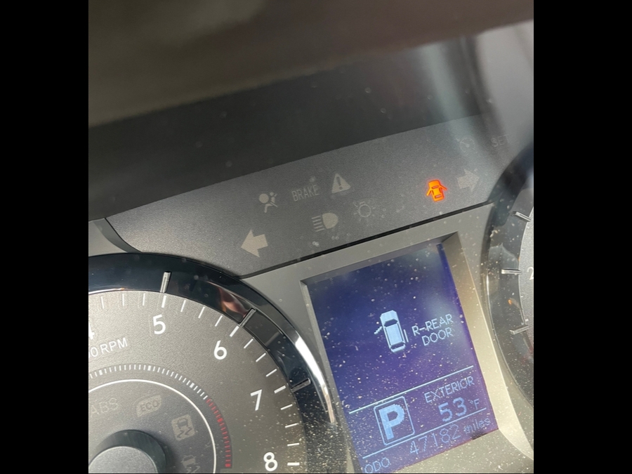 Used 2015 Toyota Sienna LE - BraunAbility Side Entry Entry Fold Out Automatic Ramp