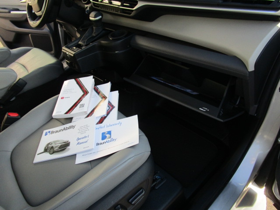 Used 2024 Toyota Sienna Hybrid XLE Base - BraunAbility Side Entry Entry Fold Out Automatic Ramp