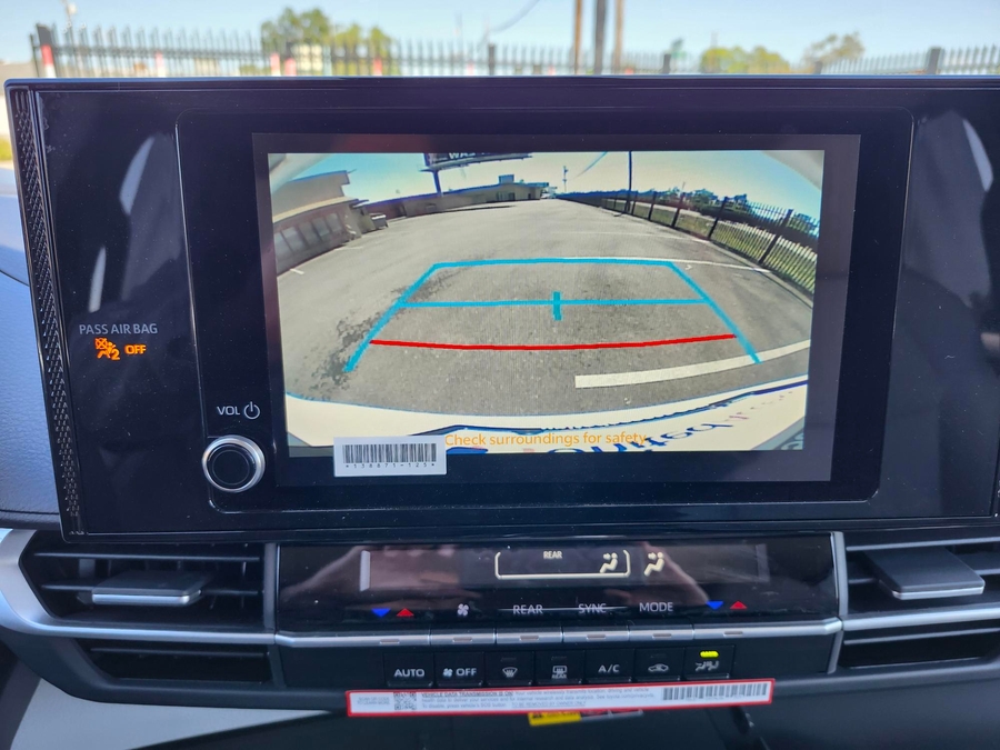 New 2026 Toyota Sienna Hybrid LE - Vantage Mobility Commercial Rear Entry Entry Fold Out Manual Ramp