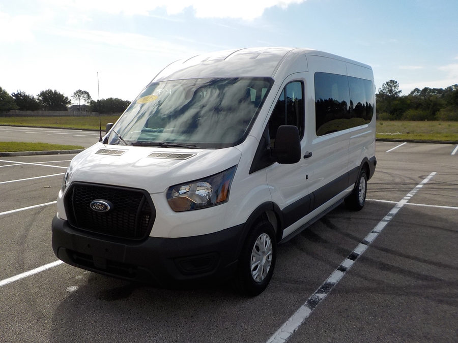 White Ford T350 image number 1