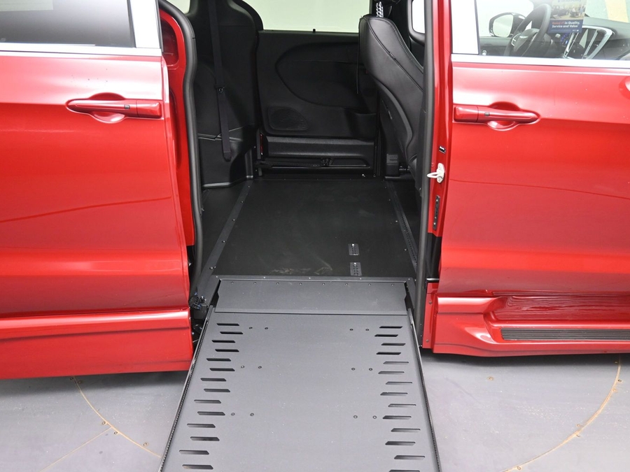 Red Chrysler Pacifica image number 10