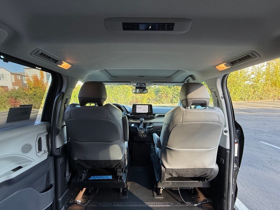 Used 2024 Toyota Sienna Hybrid XLE Base - BraunAbility Side Entry In Floor Automatic Ramp