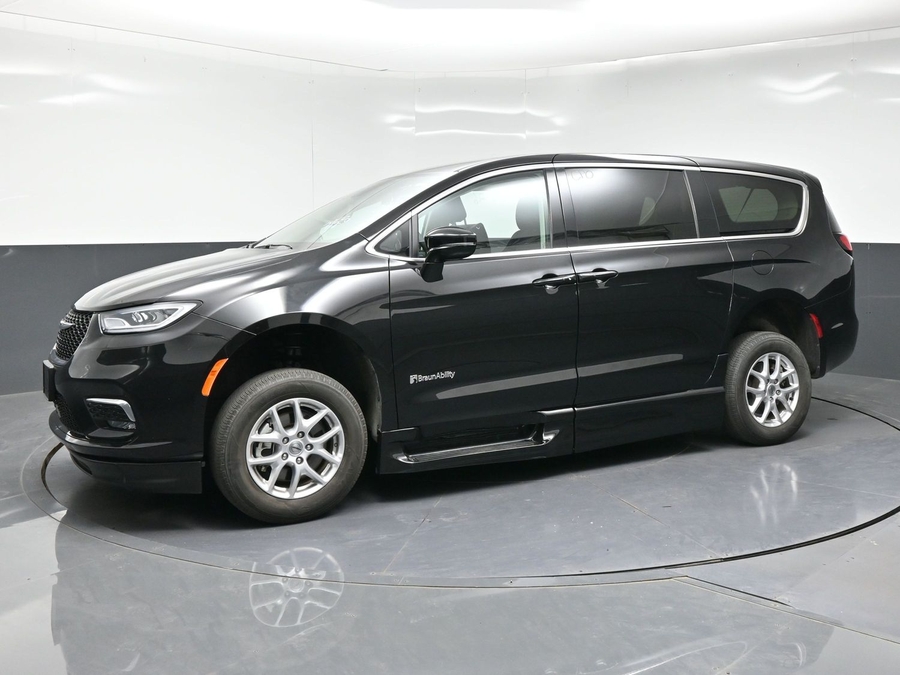 Used 2024 Chrysler Pacifica Touring L - BraunAbility Side Entry In Floor Automatic Ramp