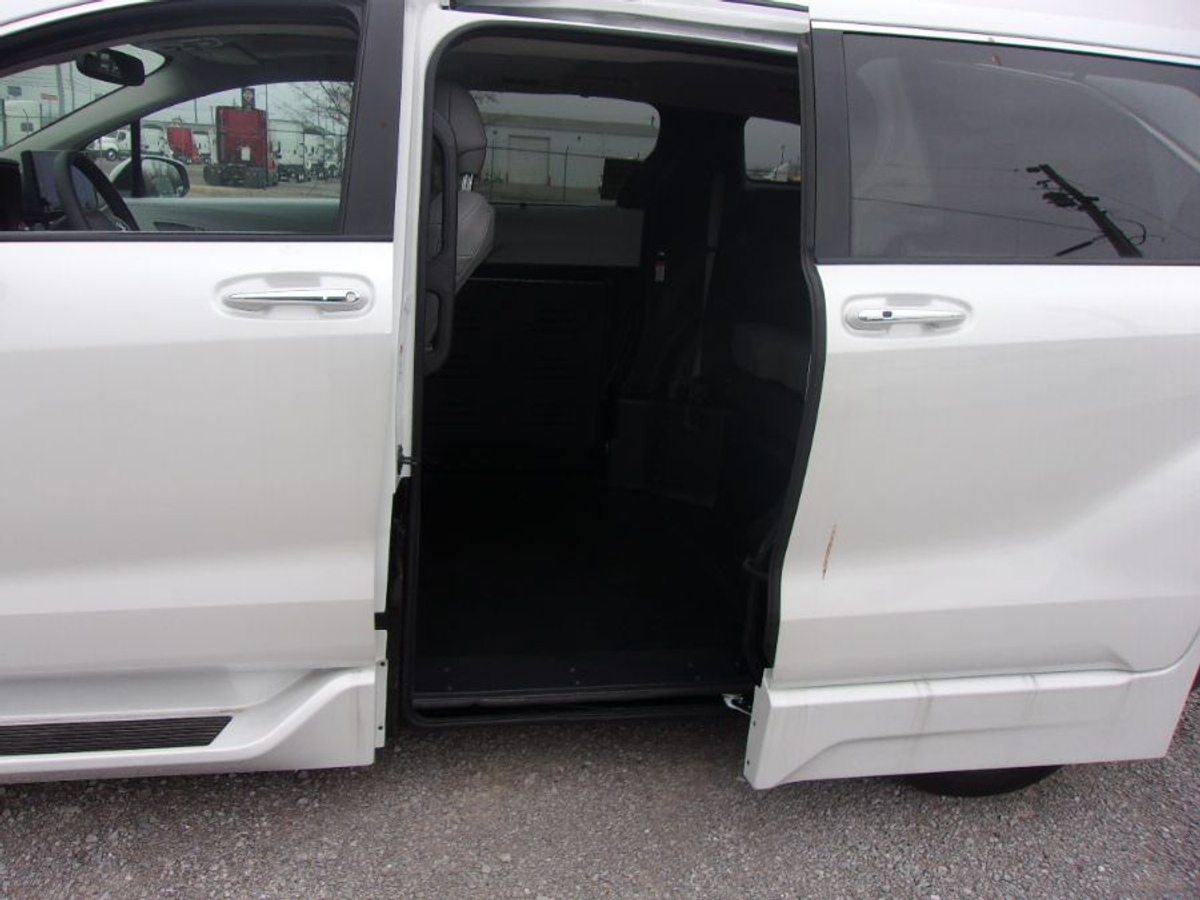 2025 TOYOTA SIENNA - Image 12