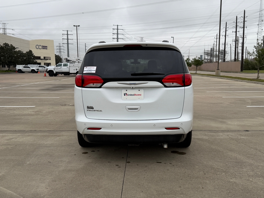 Used 2018 Chrysler Pacifica Touring - VMI Side Entry Entry In Floor Automatic Ramp