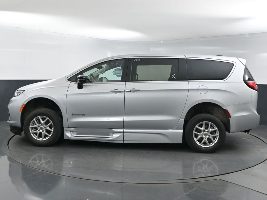 Used 2024 Chrysler Pacifica Touring L - BraunAbility Side Entry Entry In Floor Automatic Ramp