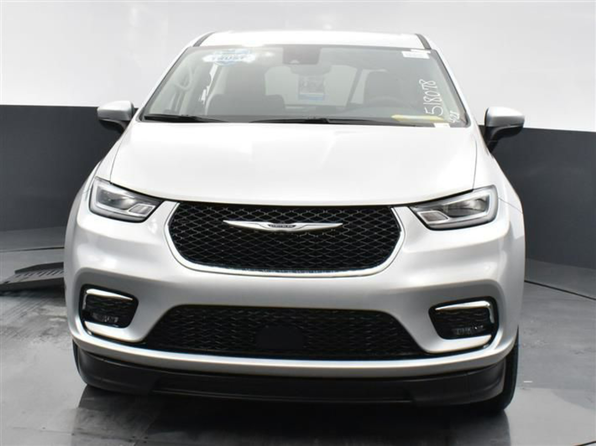 2023 CHRYSLER PACIFICA - Image 2