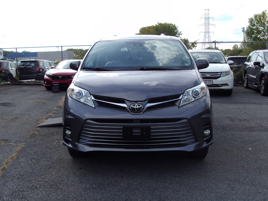 Used 2020 Toyota Sienna XLE - VMI Side Entry In Floor Automatic Ramp