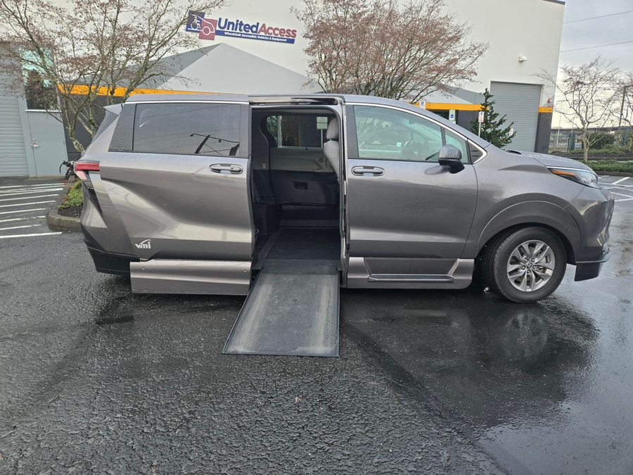 Used 2022 Toyota Sienna Hybrid LE - VMI Side Entry Entry In Floor Automatic Ramp