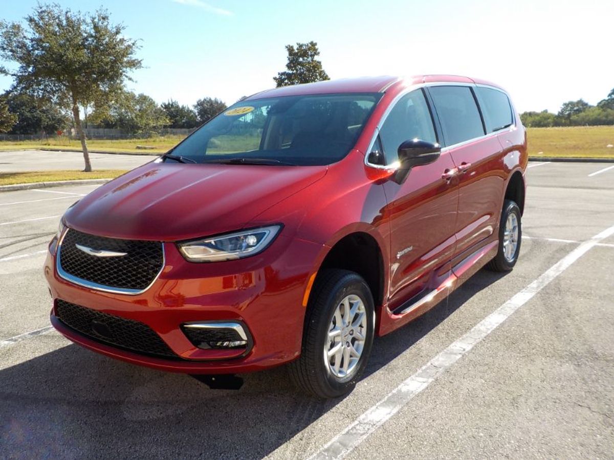 2024 CHRYSLER PACIFICA - Image 4