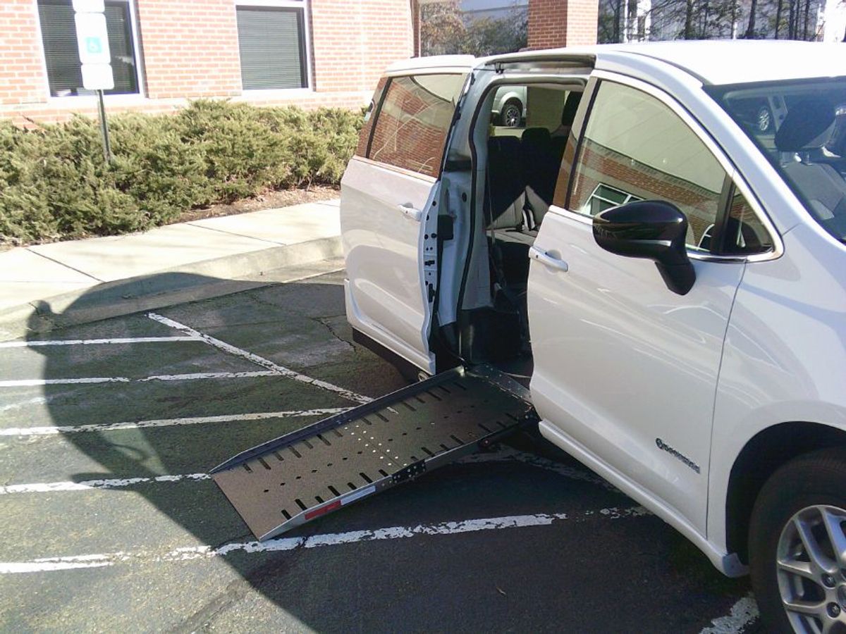 2024 CHRYSLER VOYAGER - Image 8