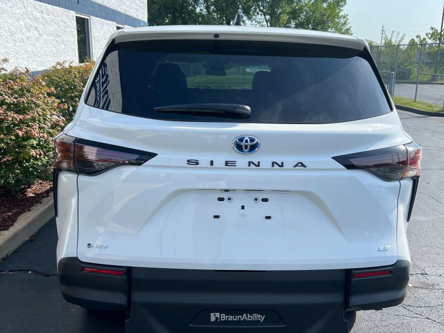 New 2025 Toyota Sienna Hybrid LE - BraunAbility Commercial Rear Entry Entry Fold Out Manual Ramp