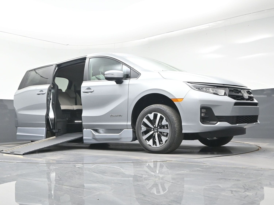 New 2026 Honda Odyssey EX-L - BraunAbility Side Entry Entry In Floor Automatic Ramp