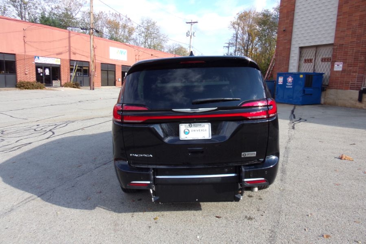 2024 CHRYSLER PACIFICA - Image 6