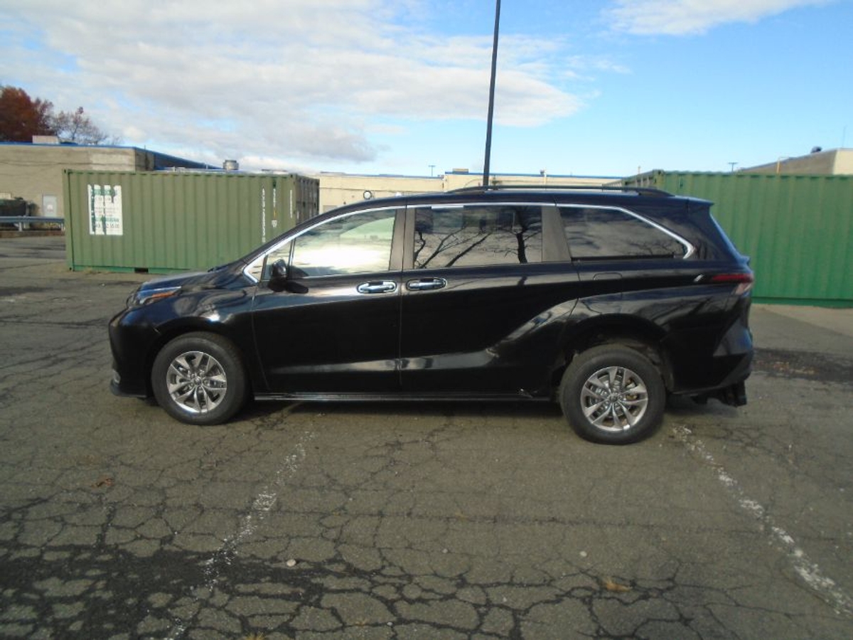 2024 TOYOTA SIENNA - Image 13