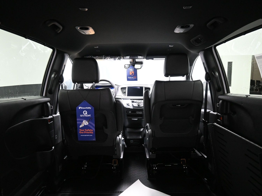 New 2025 Chrysler Pacifica Select Safety - BraunAbility Side Entry Entry Fold Out Automatic Ramp