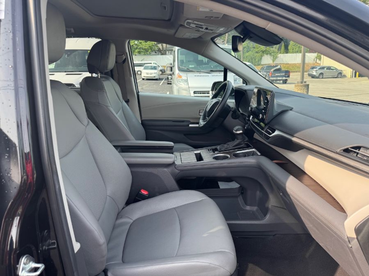 2024 TOYOTA SIENNA - Image 18