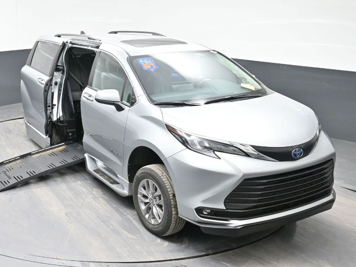2025 TOYOTA SIENNA - Image 15