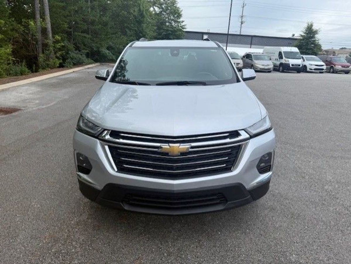 Silver Chevrolet Traverse image number 18