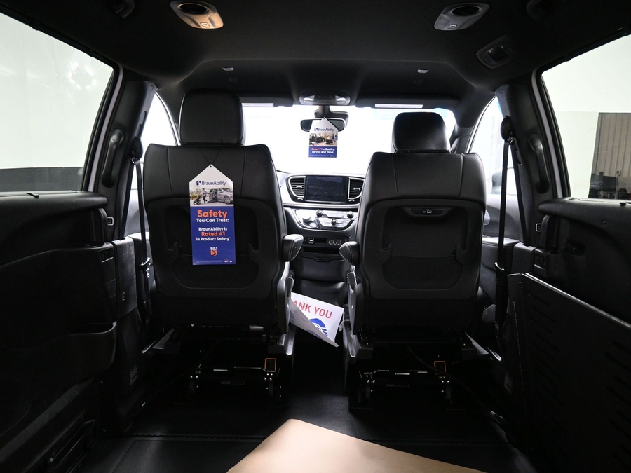 Used 2023 Chrysler Pacifica Touring L - BraunAbility Side Entry Entry Fold Out Automatic Ramp