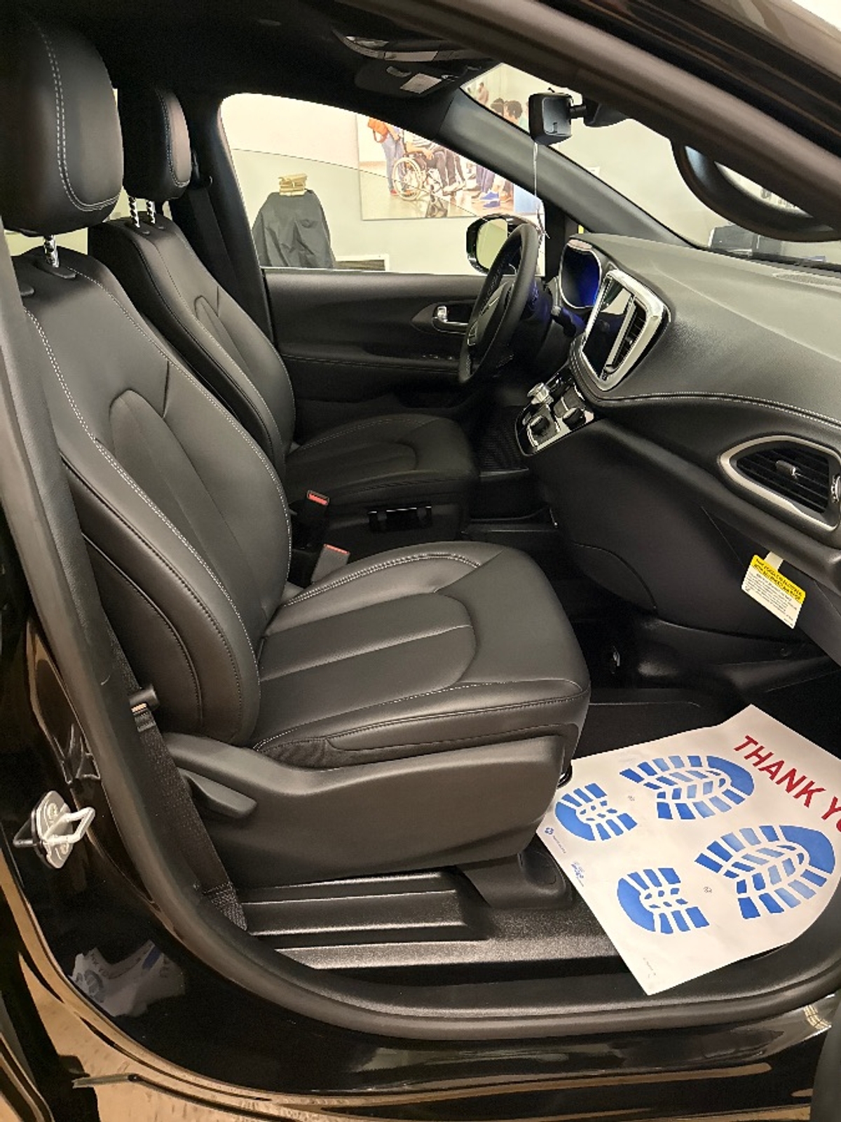 2025 CHRYSLER PACIFICA - Image 6