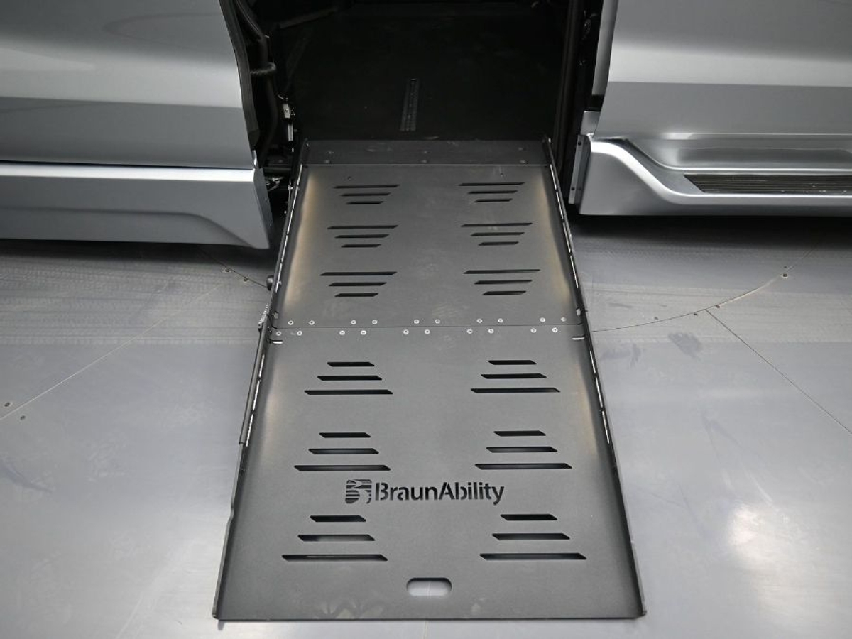 2025 TOYOTA SIENNA - Image 11