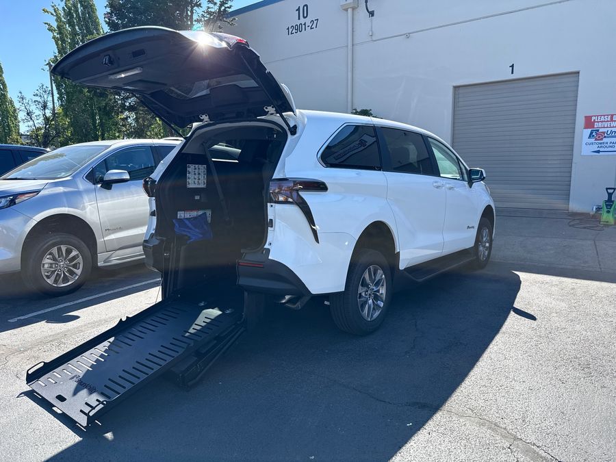 New 2025 Toyota Sienna Hybrid LE - BraunAbility Commercial Rear Entry Entry Fold Out Manual Ramp