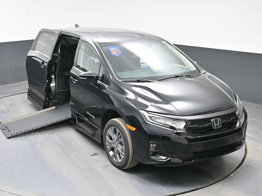 New 2026 Honda Odyssey Touring - BraunAbility Side Entry In Floor Automatic Ramp