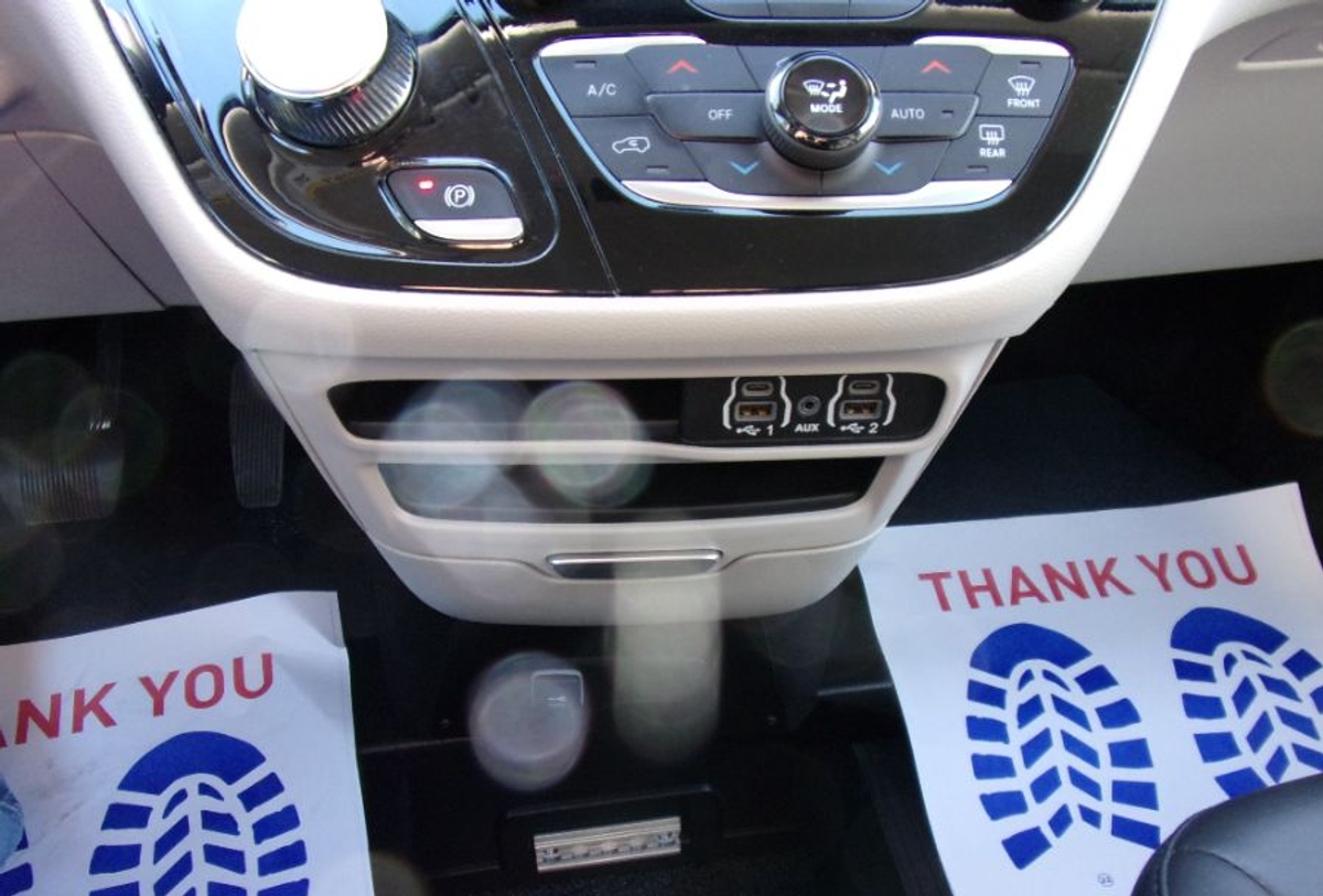 2024 CHRYSLER PACIFICA - Image 12