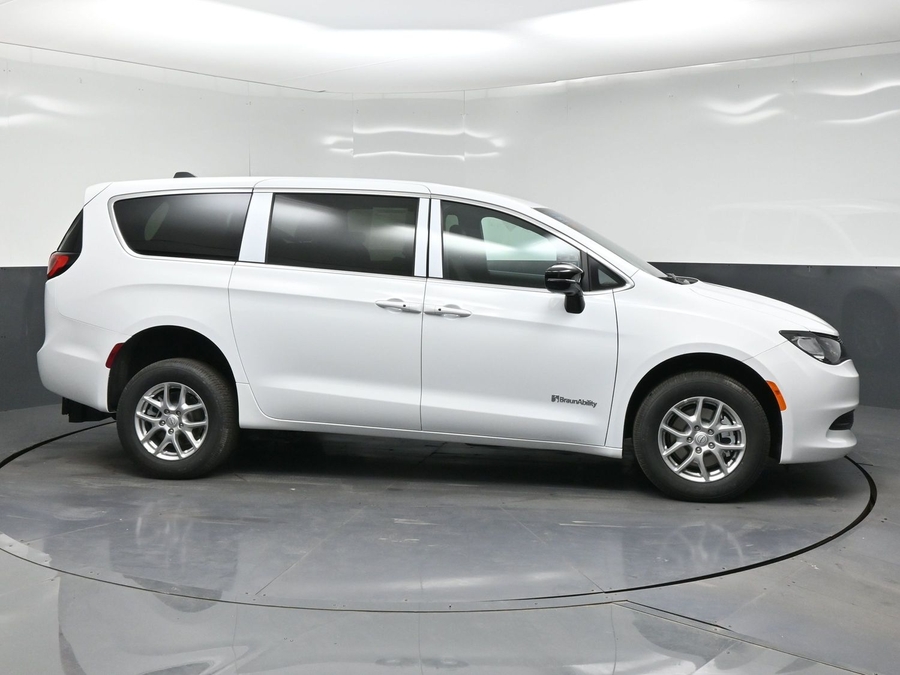 New 2026 Chrysler Voyager LX - BraunAbility Rear Entry Fold Out Manual Ramp