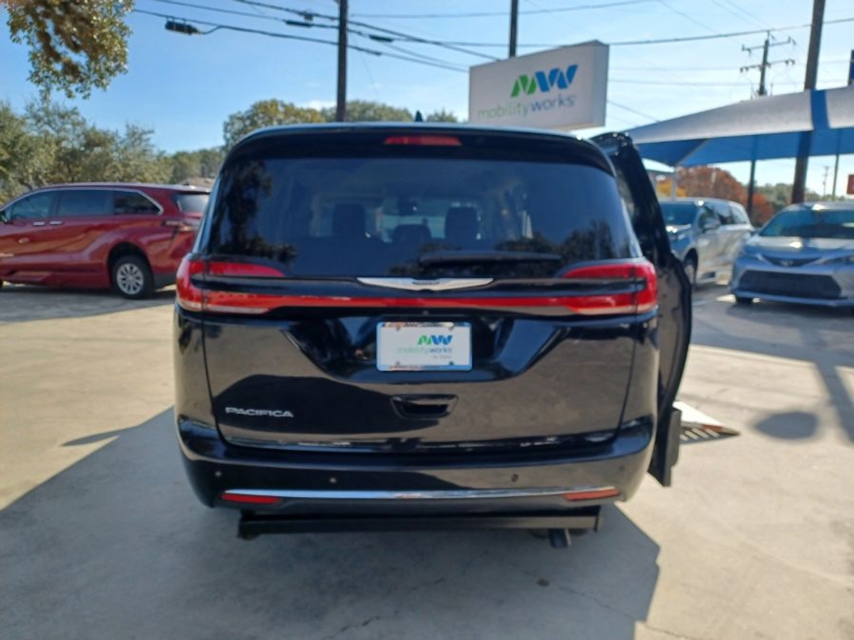 2024 CHRYSLER PACIFICA - Image 9