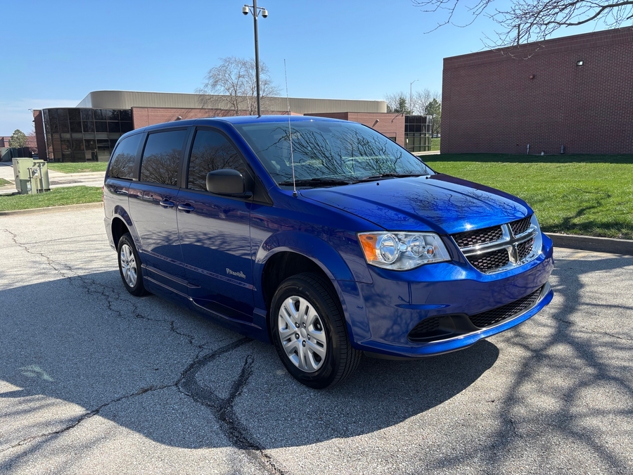 Used 2018 Dodge Grand Caravan SE -  Side Entry Entry Fold Out Automatic Ramp