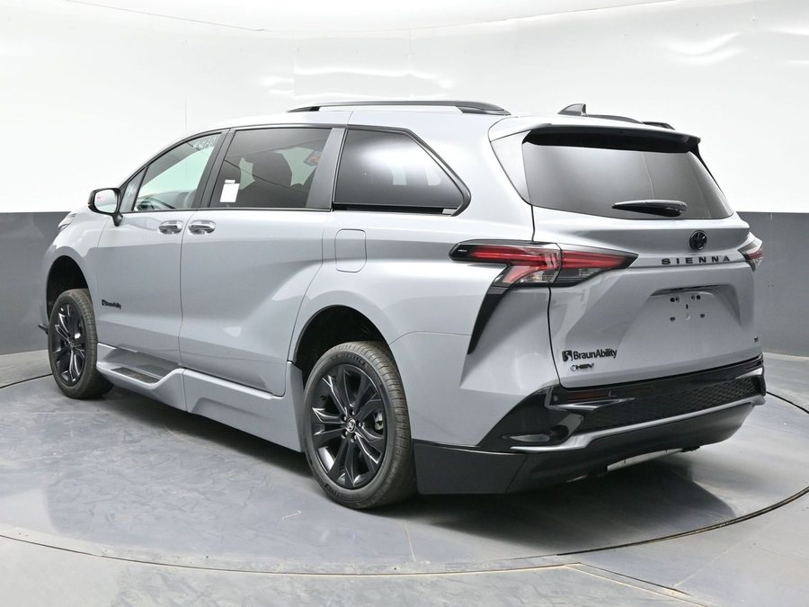 New 2026 Toyota Sienna Hybrid XSE Sport - BraunAbility Side Entry Entry In Floor Automatic Ramp