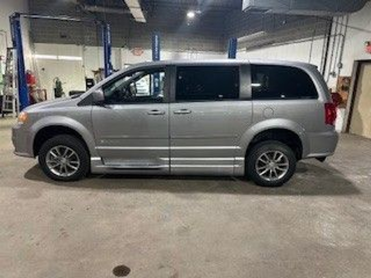 2013 DODGE GRAND CARAVAN - Image 10