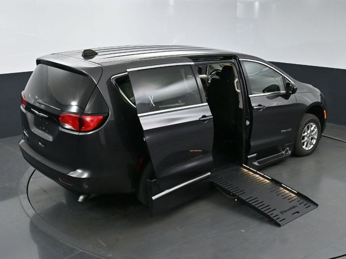 2023 CHRYSLER VOYAGER - Image 26