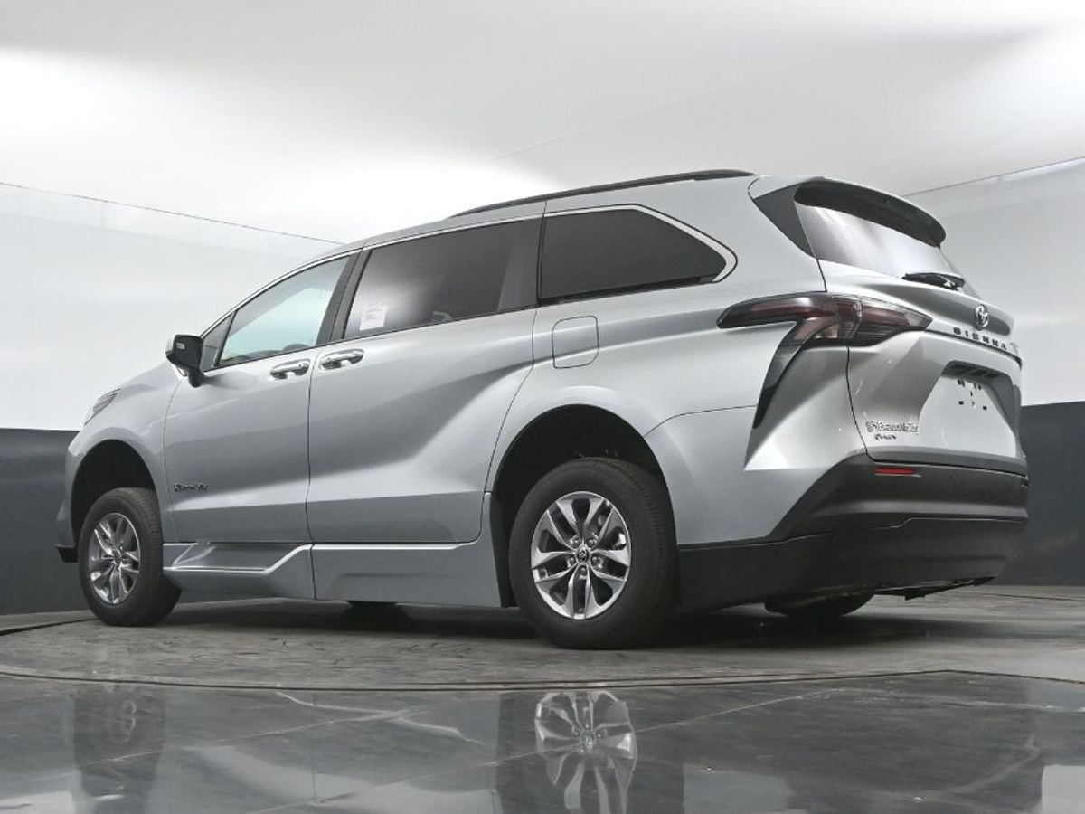 2025 TOYOTA SIENNA - Image 21