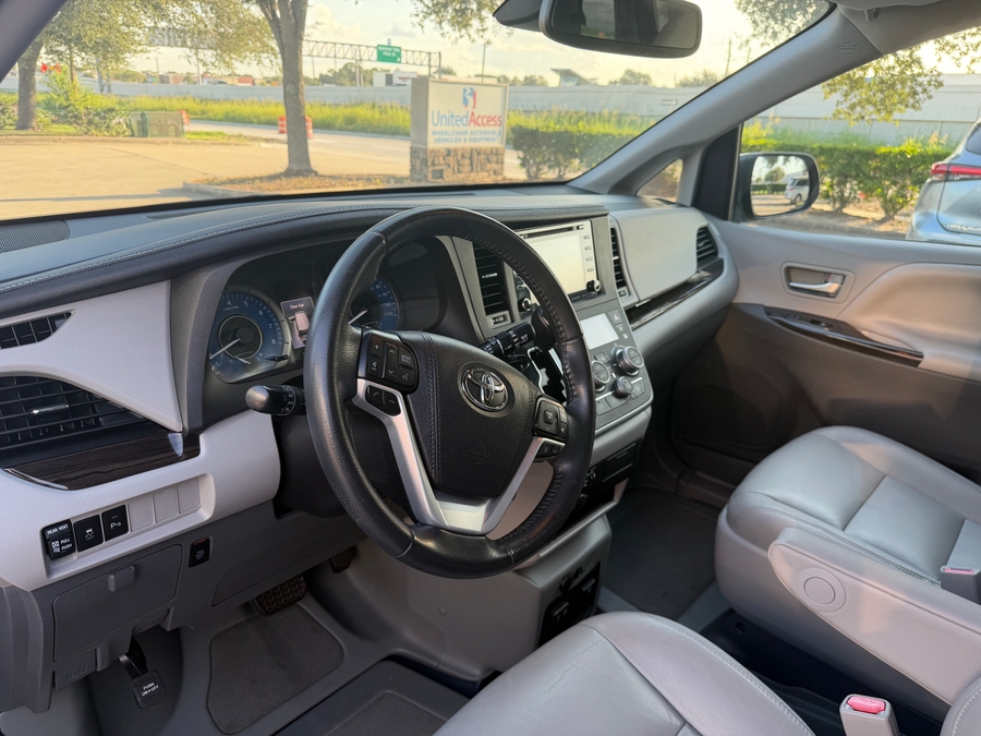 Used 2020 Toyota Sienna XLE - BraunAbility Side Entry Fold Out Automatic Ramp
