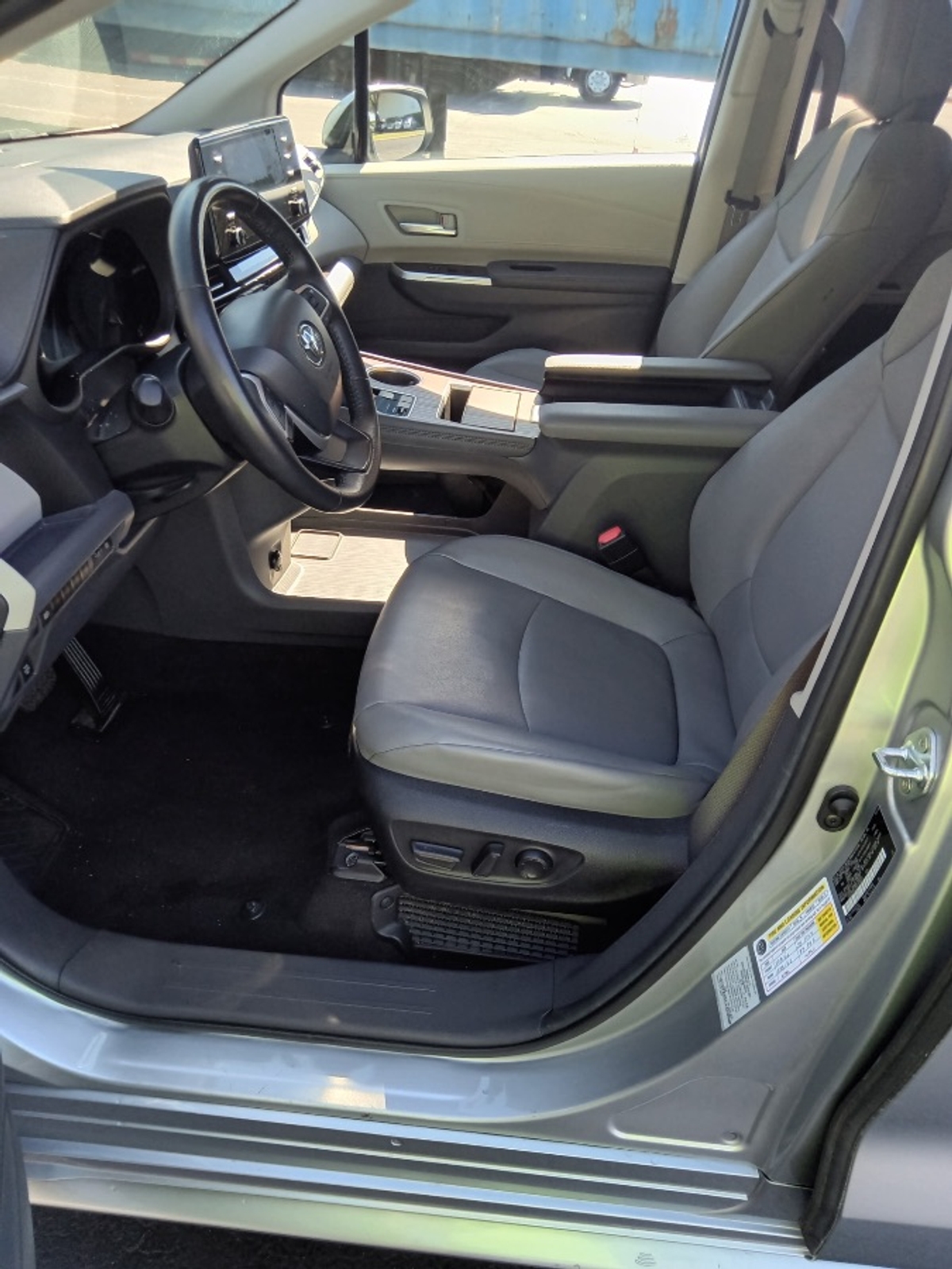 2024 TOYOTA SIENNA - Image 9