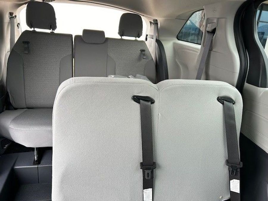 New 2025 Toyota Sienna Hybrid LE w MID ROW - Vantage Mobility Commercial Side Entry Entry In Floor Manual Ramp