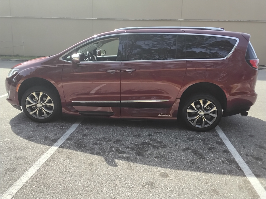 2019 CHRYSLER PACIFICA - Image 11