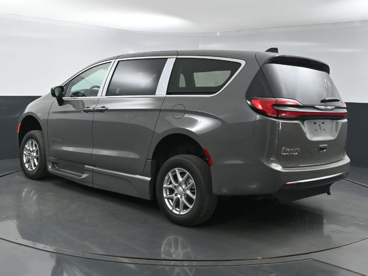 2025 CHRYSLER PACIFICA - Image 5