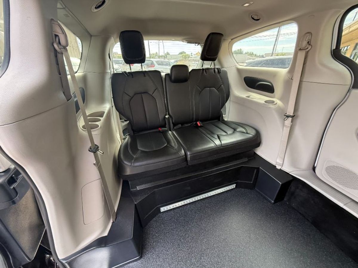 2024 CHRYSLER PACIFICA - Image 2