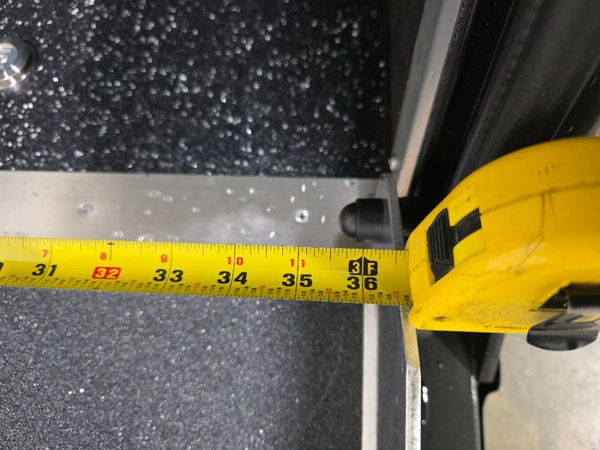 Grey Toyota Sienna image number 19