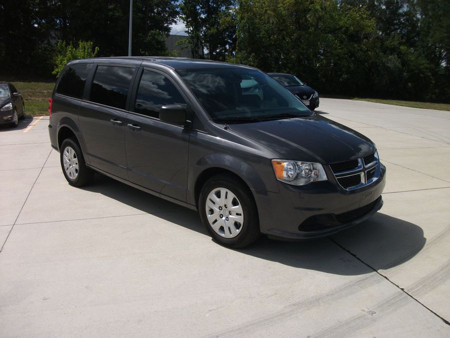 Used 2019 Dodge Grand Caravan SE - International Mobility Rear Entry Entry Fold Out Manual Ramp